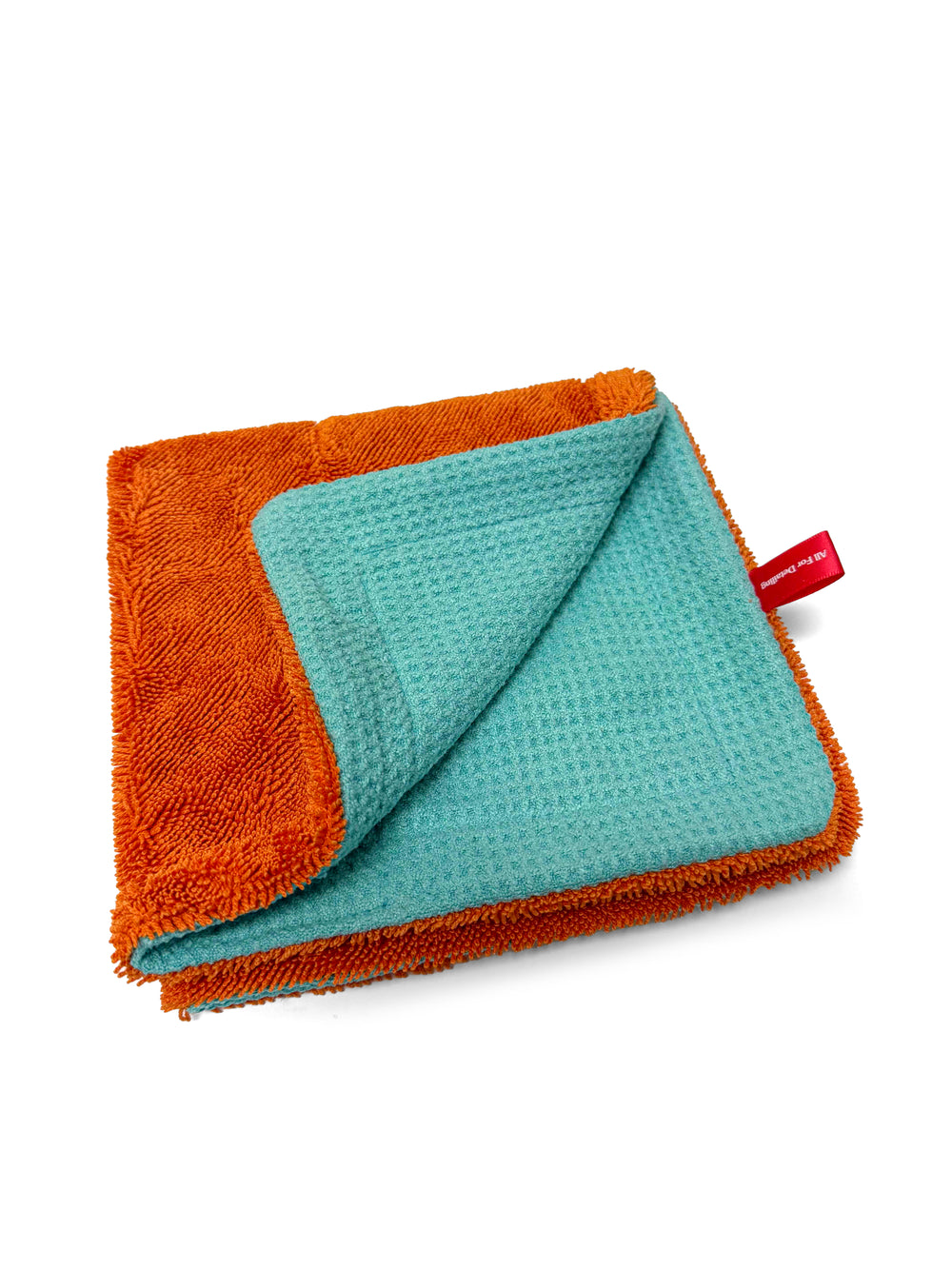 Ultra-soft, lint-free microfiber towel for safely cleaning paint, ceramic coatings, glass, chrome, trim, mirrors, and screens. Machine washable and reusable, it removes water, dust, and residue without leaving streaks, lint, or scratches.