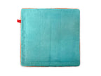 Ultra-soft, lint-free microfiber towel for safely cleaning paint, ceramic coatings, glass, chrome, trim, mirrors, and screens. Machine washable and reusable, it removes water, dust, and residue without leaving streaks, lint, or scratches.
